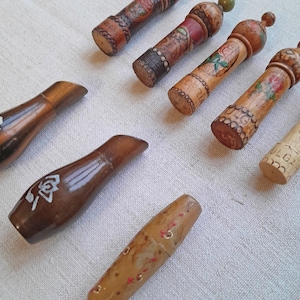 Vintage Wooden Needle Case: Needle Holder, Cylindrical Sewing Pin Storage, Rose Scented