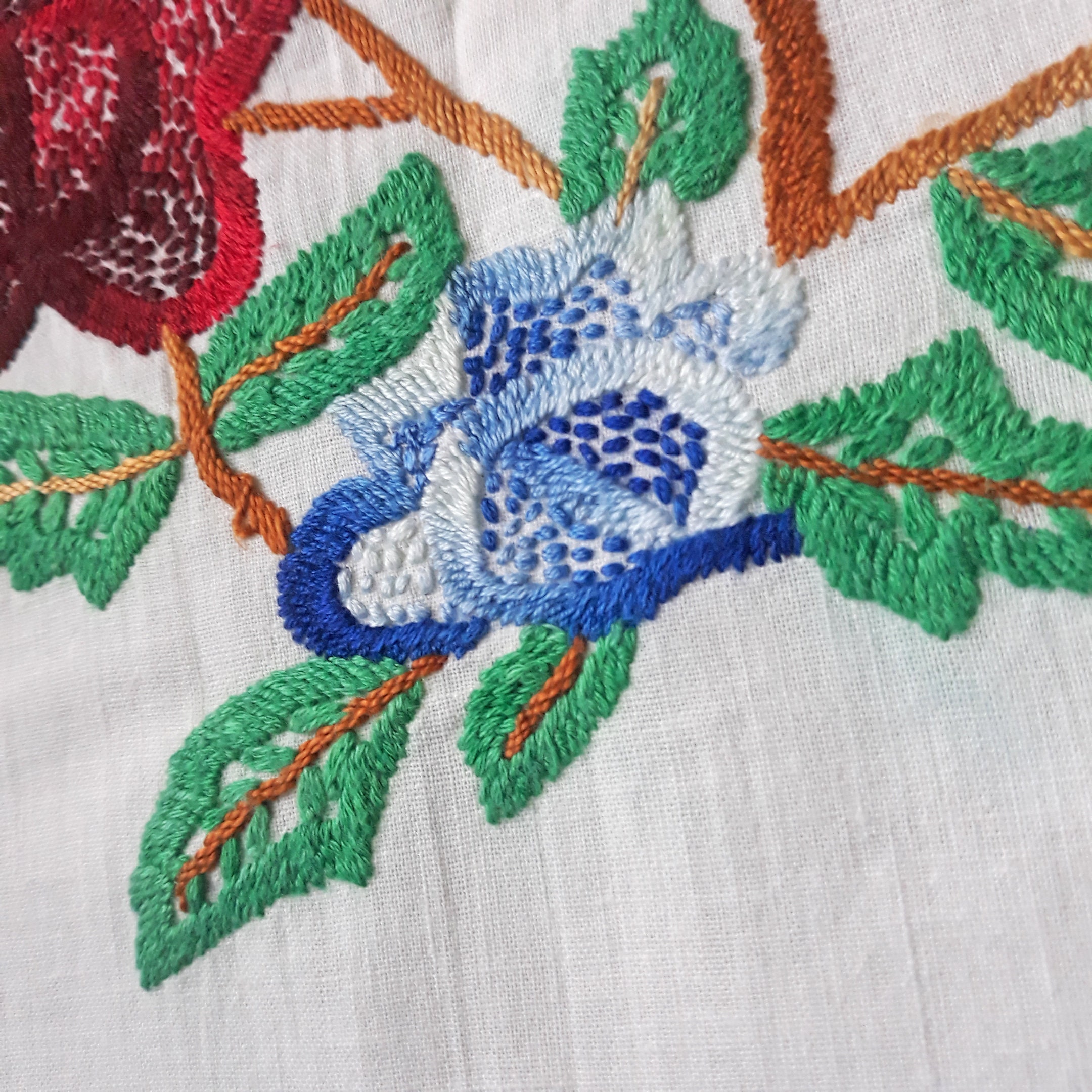 Roses embroidery Vintage white cotton patch Handmade | Etsy