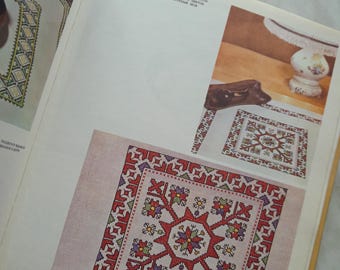 Slovak ethnische Stickerei, Vintage Papierbuch von Marta Mannova, 1979, Kreuzstich Stickmuster, Sticken lernen, Gestickte Handarbeit