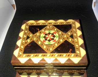 Vintage Egyptian Khatami Mother of Pearl Marquetry Trinket Keep Sake Box