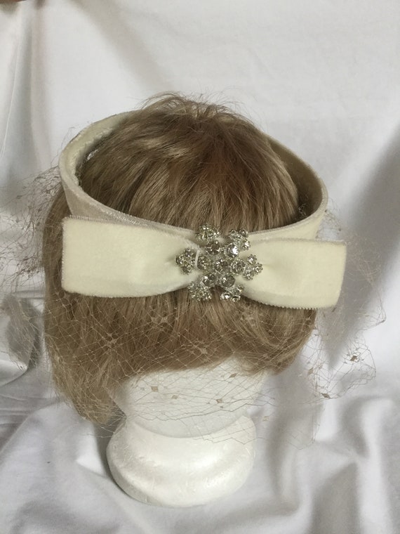 Vintage 1950's Lovely White Cocktail Hat With Veil