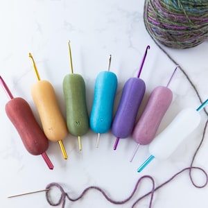 Squishy Grip Scegli la tua Matita Avventura Intercambiabile Silicone Uncinetto Grip - Impugnatura Ergonomica - Manico Uncinetto - Uncinetto