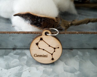 Marqueur de point Gemini Constellation, Progress Keeper, Zipper Pull, Porte-clés, Charme en bois, Boucles d’oreilles, Étoiles