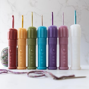Squishy Grip Scegli la tua avventura Moon Saber Impugnatura intercambiabile in silicone per uncinetto - Impugnatura ergonomica - Manico per uncinetto