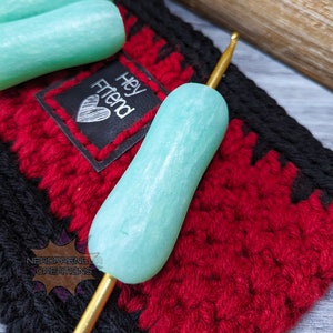 Squishy Grip Frosty Mint Pencil Wide Grip Interchangeable Silicone Crochet Hook Grip  - Ergonomic Grip - Crochet Handle - Crochet Hook