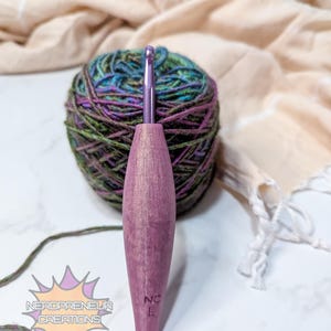 Impugnatura morbida ed elegante in silicone di alta qualità per uncinetti, ergonomica, anti-affaticamento della mano e comfort per la penna stilo. immagine 6