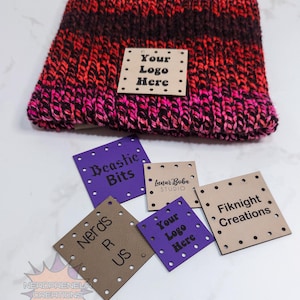 Toppe in similpelle con logo personalizzato per uncinetto, maglieria e progetti fatti a mano / Incisioni laser con logo o testo / Dimensioni 1&quot;, 1,5&quot; o 2&quot;