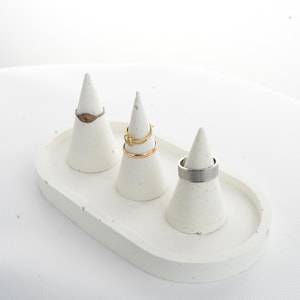Ring cone display, Concrete Ring cone, Jewelry Display, Gifts for Mum, Ring holder, Valentine&#39;s day git, Wedding favor, Ring cone