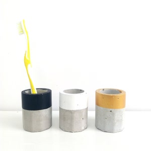 Concrete toothbrush holder/ Toothbrush holder/ White Toothbrush holder / Gray Toothbrush Holder / Home decor