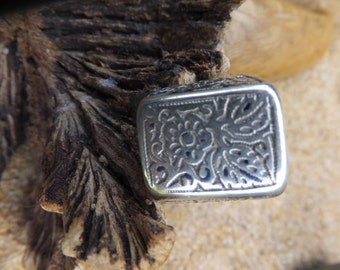 Ornate Sterling Silver Ring Size 7.5