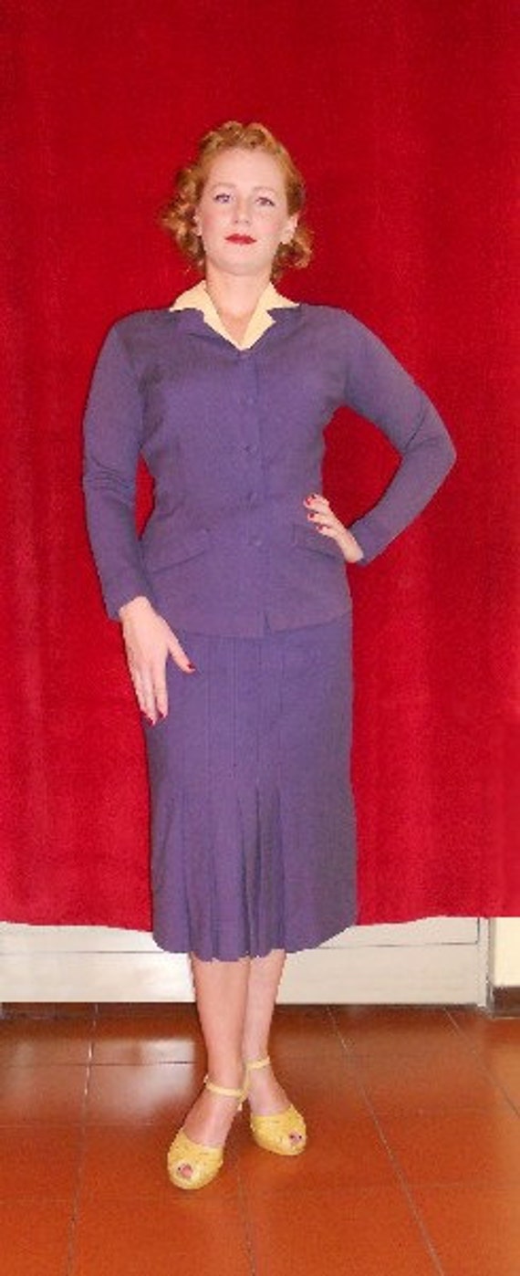 Vintage 1930s woman purple suit Small