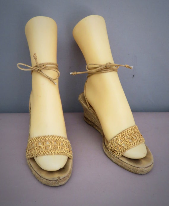 Vintage summer shoes 40s/50s style straw effect 7… - image 2