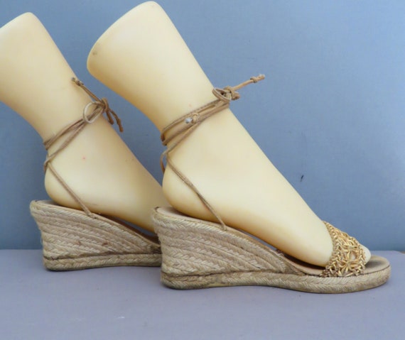 Vintage summer shoes 40s/50s style straw effect 7… - image 6