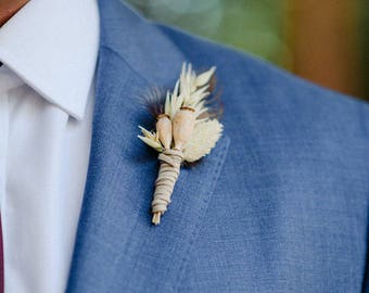 Boutonnières en plumes sauvages//boutonnière, mariage vintage, marié, garçons d'honneur, mariage bohème, mariage des bois, mariage rustique