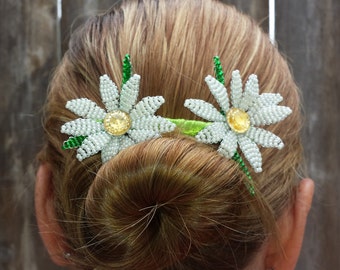 Beaded Button Daisy Hairclip