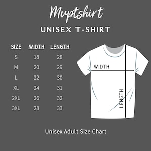 Puede incluir: Tabla de tallas de camiseta unisex con medidas en pulgadas para el ancho y la longitud. La tabla muestra las tallas S a 3XL.