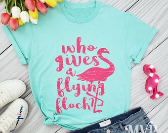 Wer gibt ein Flying Flock Flamingo Shirt, Flamingo Geschenke, Geschenk für sie, Vogel T Shirt, Vogel Print Shirt