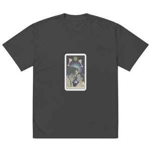 Camiseta unisex con la carta del tarot "Dos de Copas", negra y descolorida.