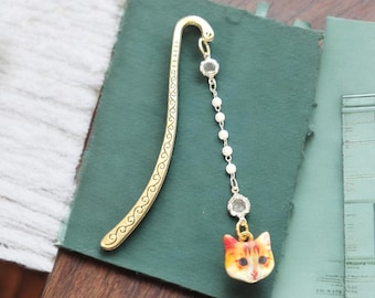 Metal hook bookmark with cat face charm