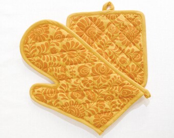 MATYO Yellow floral print cotton Pot holder and Glove, view options