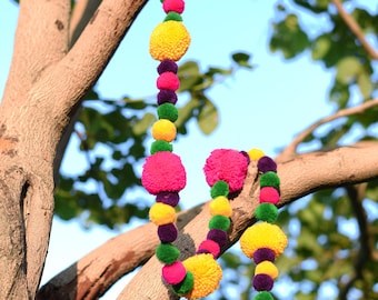 Pompom garland, multicoloured, handmade, gift, bohemian, home decor, size 1 mt