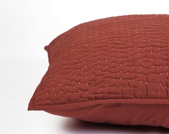 Gesteppte Kantha-Kissenbezüge aus Terrakotta, handgesteppt, 4-lagige Musselin-Gaze, Größen verfügbar