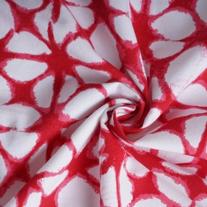 Tissu imprimé tie and dye rouge, 100% coton canard, tissu au mètre image 1