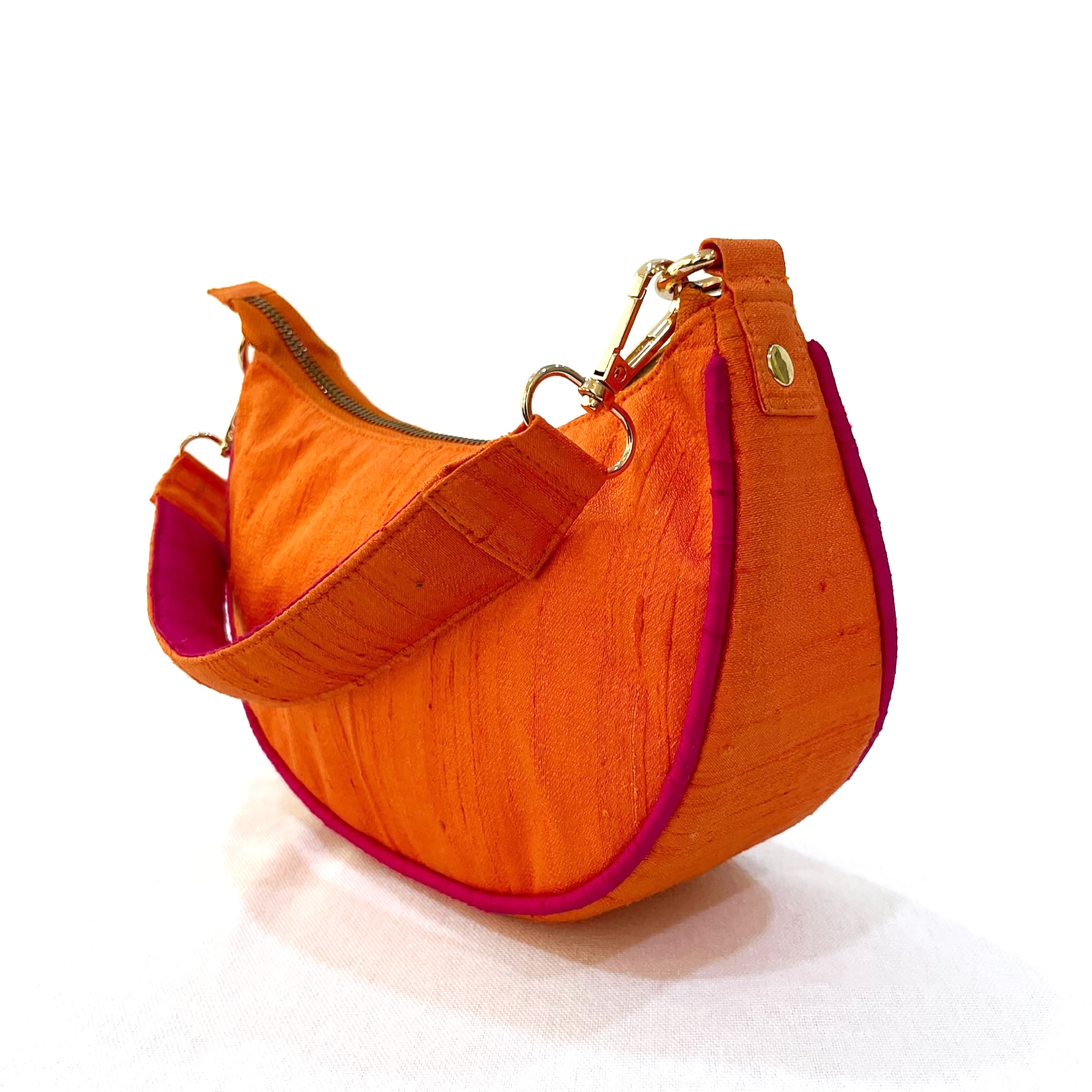 ★LeSportsac★ Orange Harvest Mini Crescent Hobo Bag 1149C44 COLLECTION | LeSportsac 공식쇼핑몰