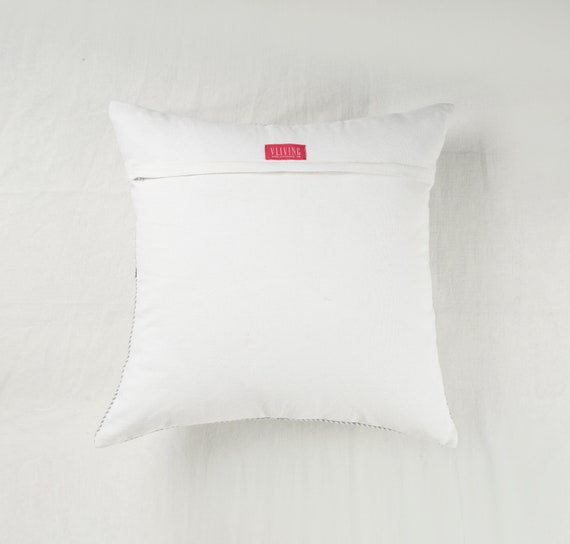 Natural woven pillow textured cotton Natural woven pillow, textured cotton