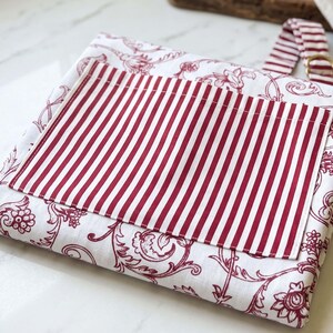 Apron, red swirl print, victorian pattern, kitchen accessory, 100% cotton, size 27"X 35" image 3