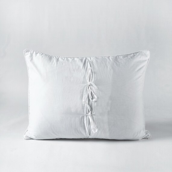 Housse de coussin en satin matelassé