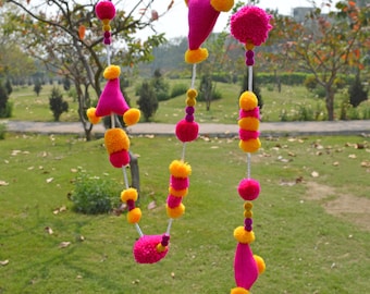 Pompom garland, marigold, fuschia, handmade, gift, bohemian, home decor, size 1 mt