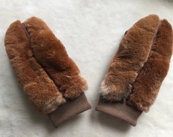 0020 - Gloves / mittens made of grown opossum fur and suede leather *antik-look*