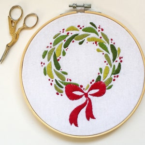 Christmas Embroidery Kit - Christmas Wreath Embroidery