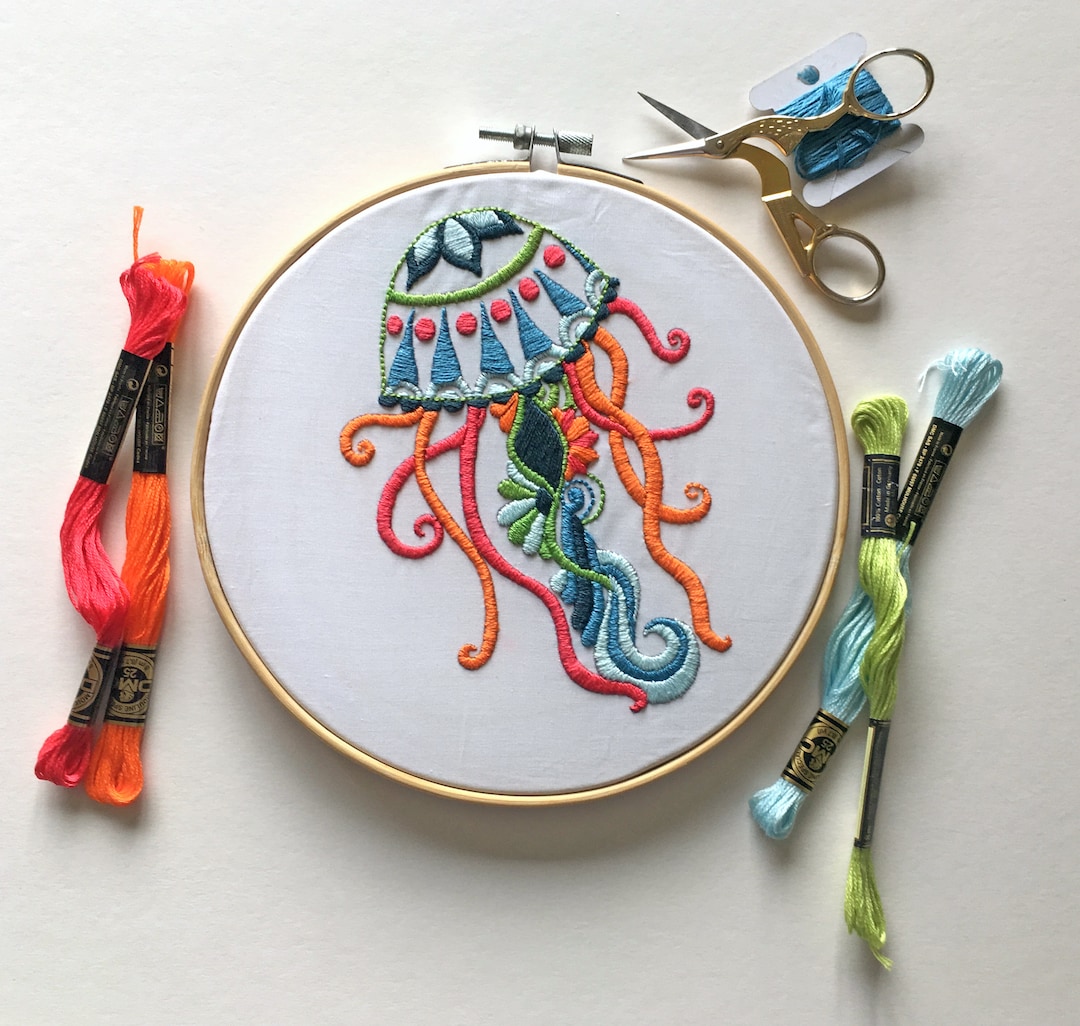 Kit da ricamo Ricamo a mano di meduse Etsy Italia