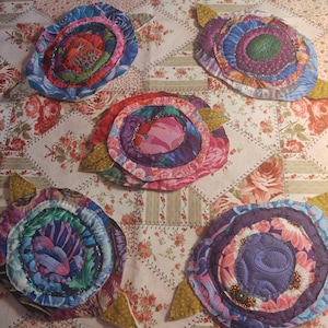 Quilted Rose Appliques Set of 5  Thewarehouseshelf 5  Quilted Rose Appliques