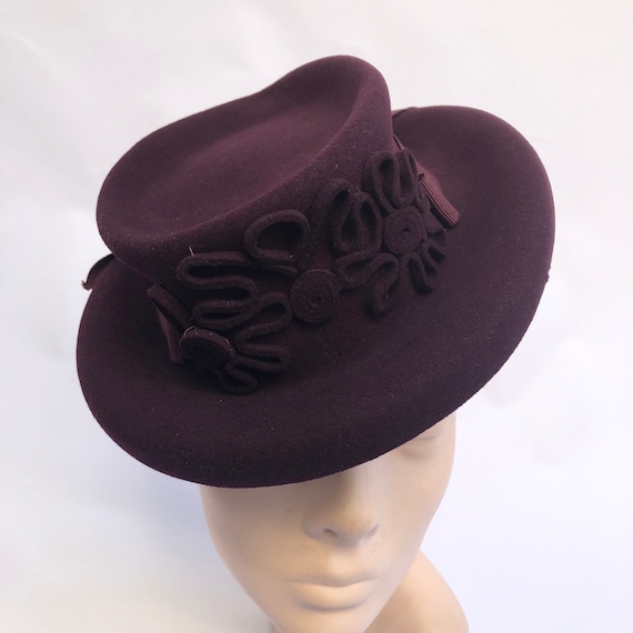 Original 1940s Burgundy Felt Hat with Soutache