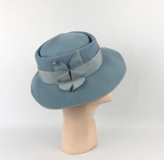 Original 1930s Cornflower Blue Fedora with Grosgra