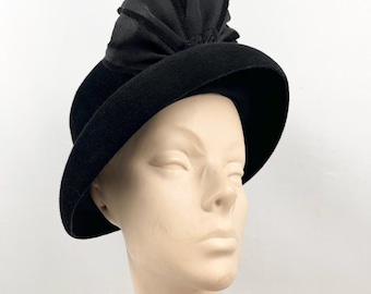 Original 1940s Inky Black Fur Felt Hat with Rosette Trim and Net Detail
