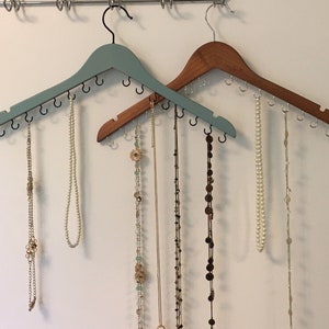 Jewellery stand for long 2025 necklaces