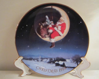 Avon 1998 Christmas Plate / Holiday Decorative / Ernie Norcia / 22k Gold Trim / Colectors Plates / Vintage / Santa / Mint Condition/