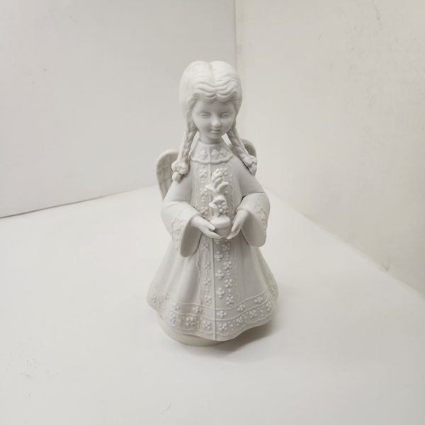 Vintage Sankyo Musical Angel Figurine / Angel Rotating / Plays Silent Night / Made in Japan / Bisque Porcelain / Holiday Decoratives