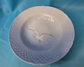 Bing & Grondahl Copenhagen Denmark Porcelain Seagull Design Large Rimmed Soup Bowl