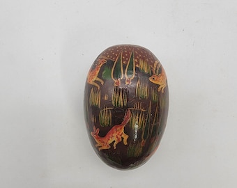 手描きのヴィンテージロシア民芸品漆塗り木製卵、虎狩りデザイン