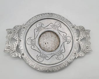 Taca aluminiowa z uchwytem trawionym i ptakami