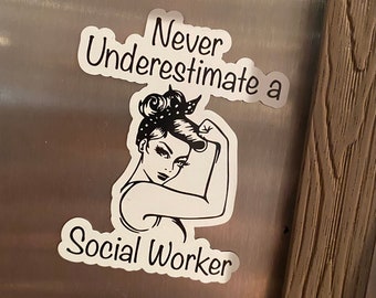 Nunca subestimes a un trabajador social - MAGNET