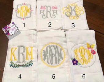 Ropa de Burp bebé bordada