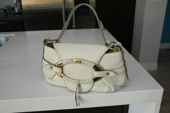 tod's leather shoulder bag