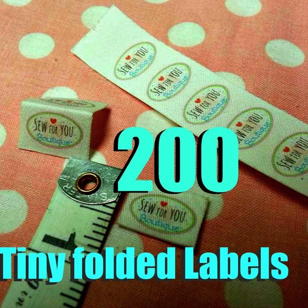 200 minuscules étiquettes de tissu plié .5x.5 « poupée vêtements portefeuilles portefeuilles peluches animaux en peluche couettes cheveux nœuds sacs à main