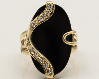 Oval Onyx Splendor 14K Gold Estate Ring with 10 Diamonds